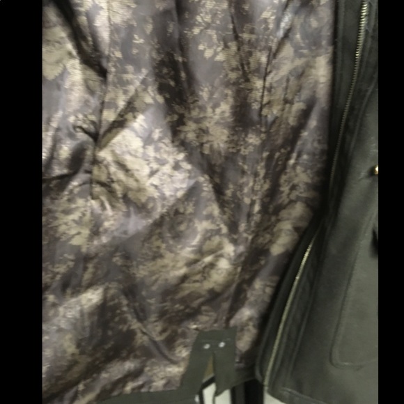 Stylish fur lined hood, wool coat with rear kick joint - Picture 6 of 6